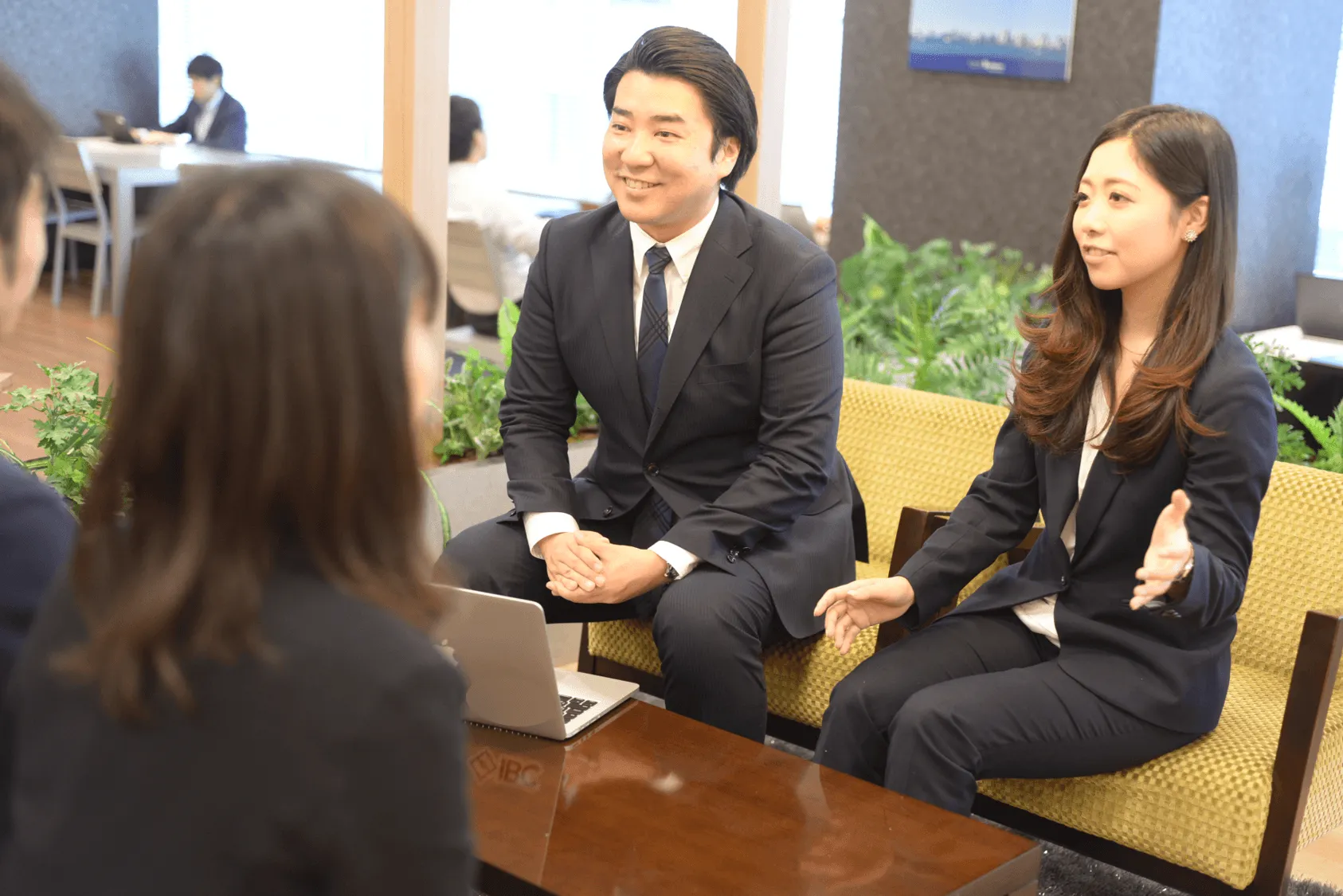企画立案から事業立上げまでの期間における課題解決・実行支援を行っております