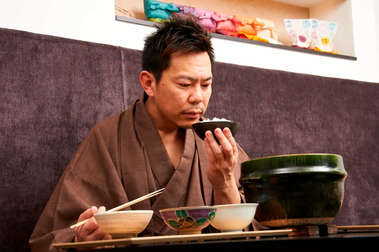 八代目儀兵衛　店主　橋本隆志