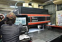 レーザ加工機