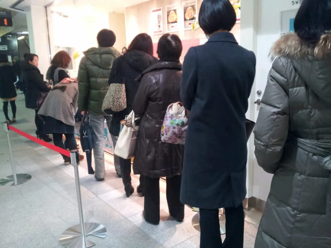 催事出店時のお客様の行列の様子