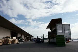 屋外作業風景