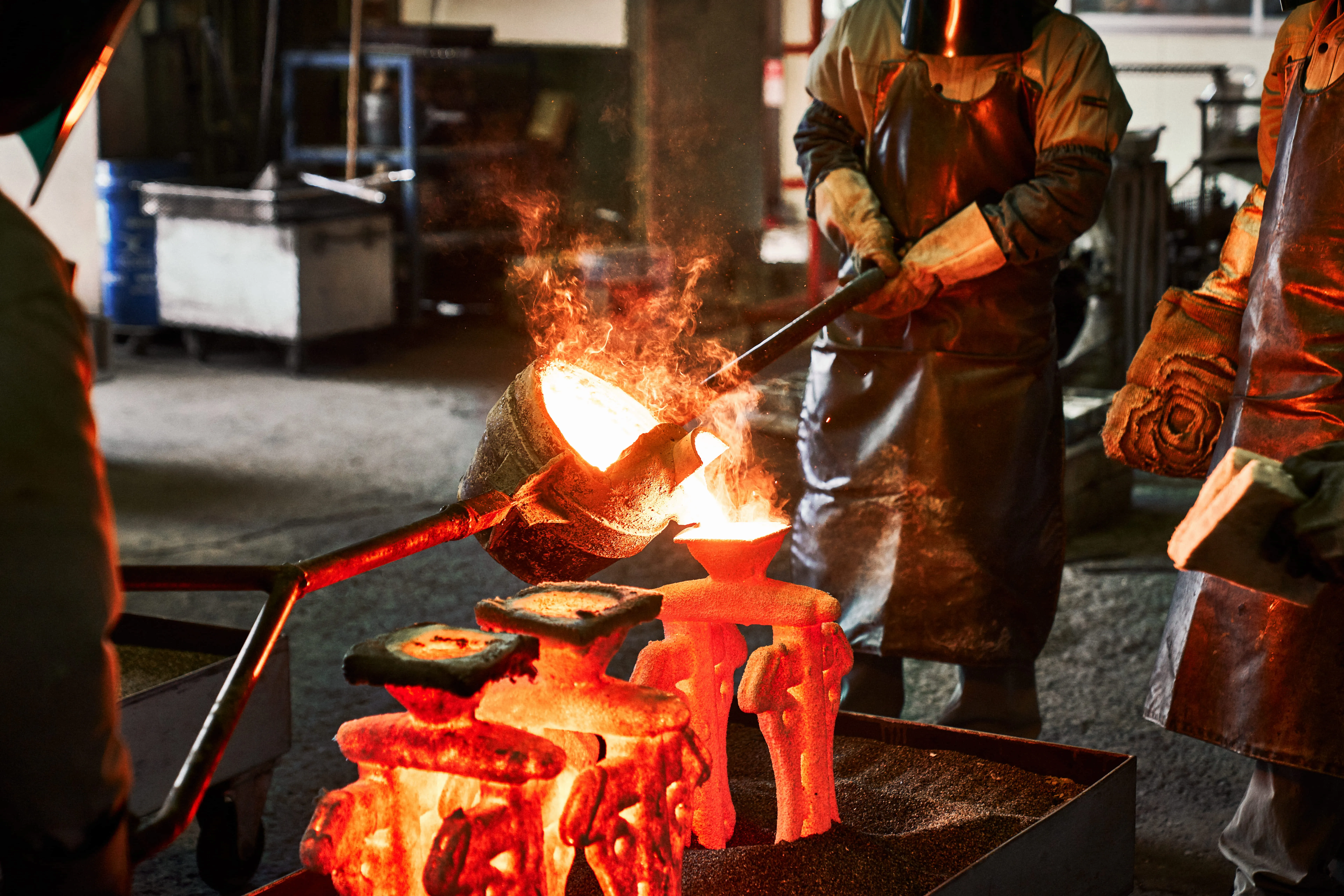 ロストワックスの鋳造現場写真