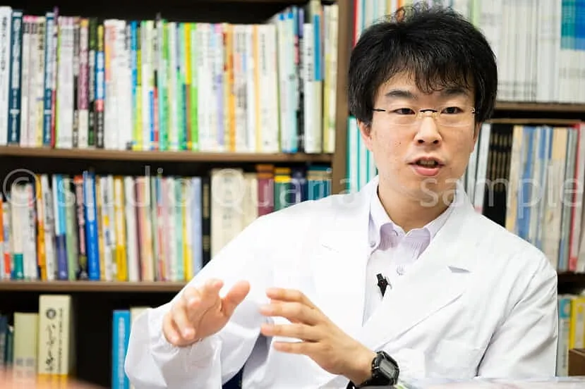 弘前大学農学生命科学部・前多隼人准教授。