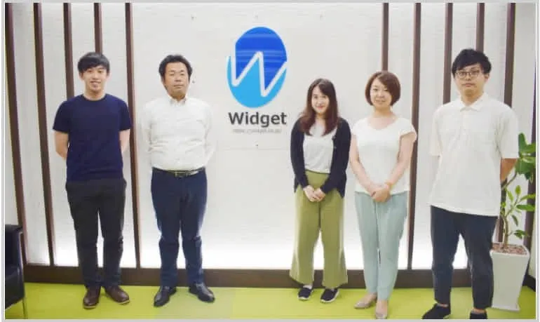 コロナ過前の写真です。左から2人目が社長の石田です。