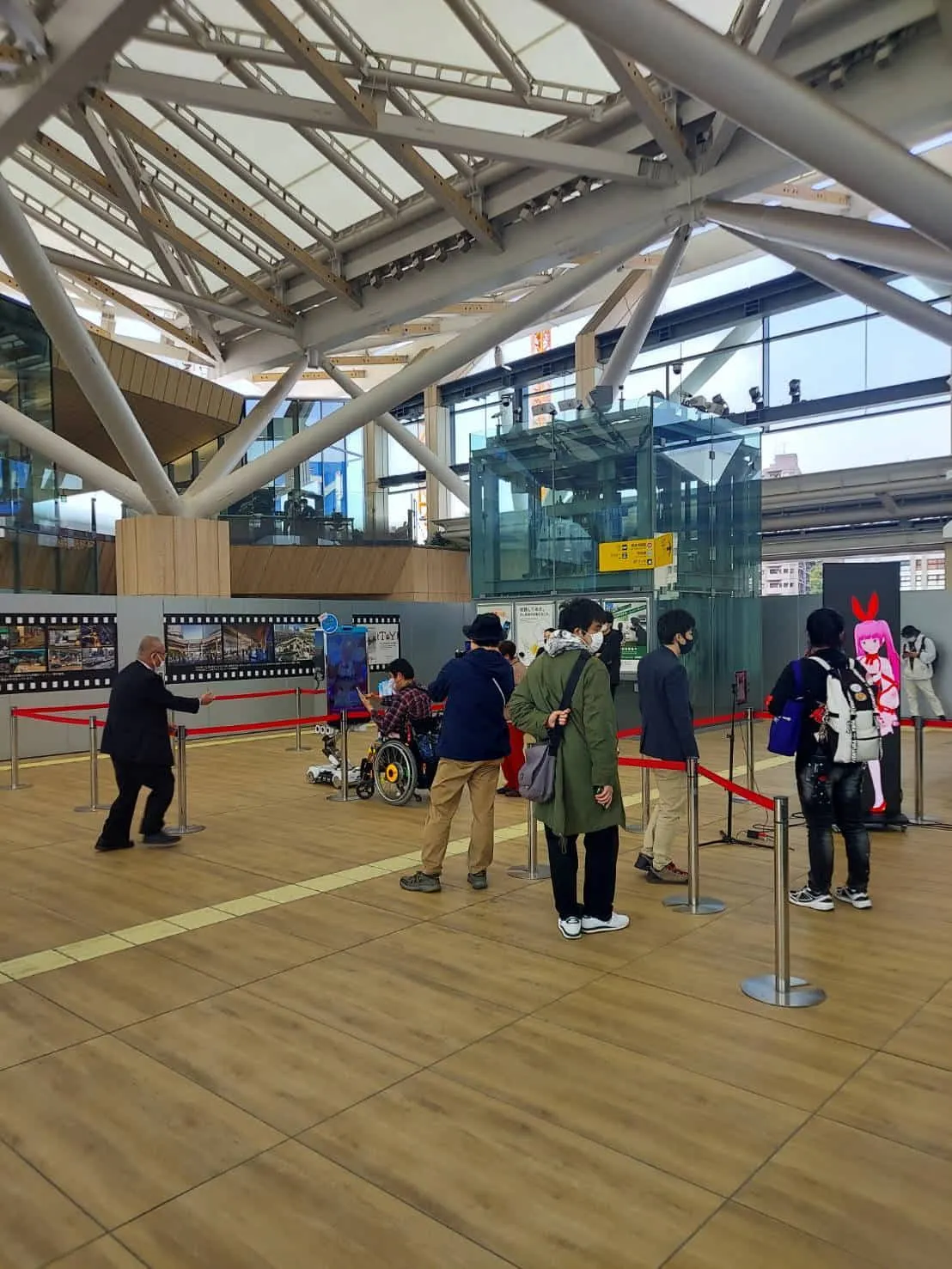 横浜のシーシャバーの電飾工事をさせて頂きました