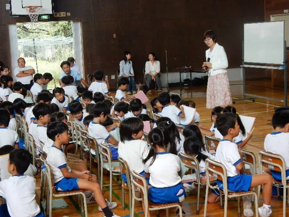 学校での講演会の様子