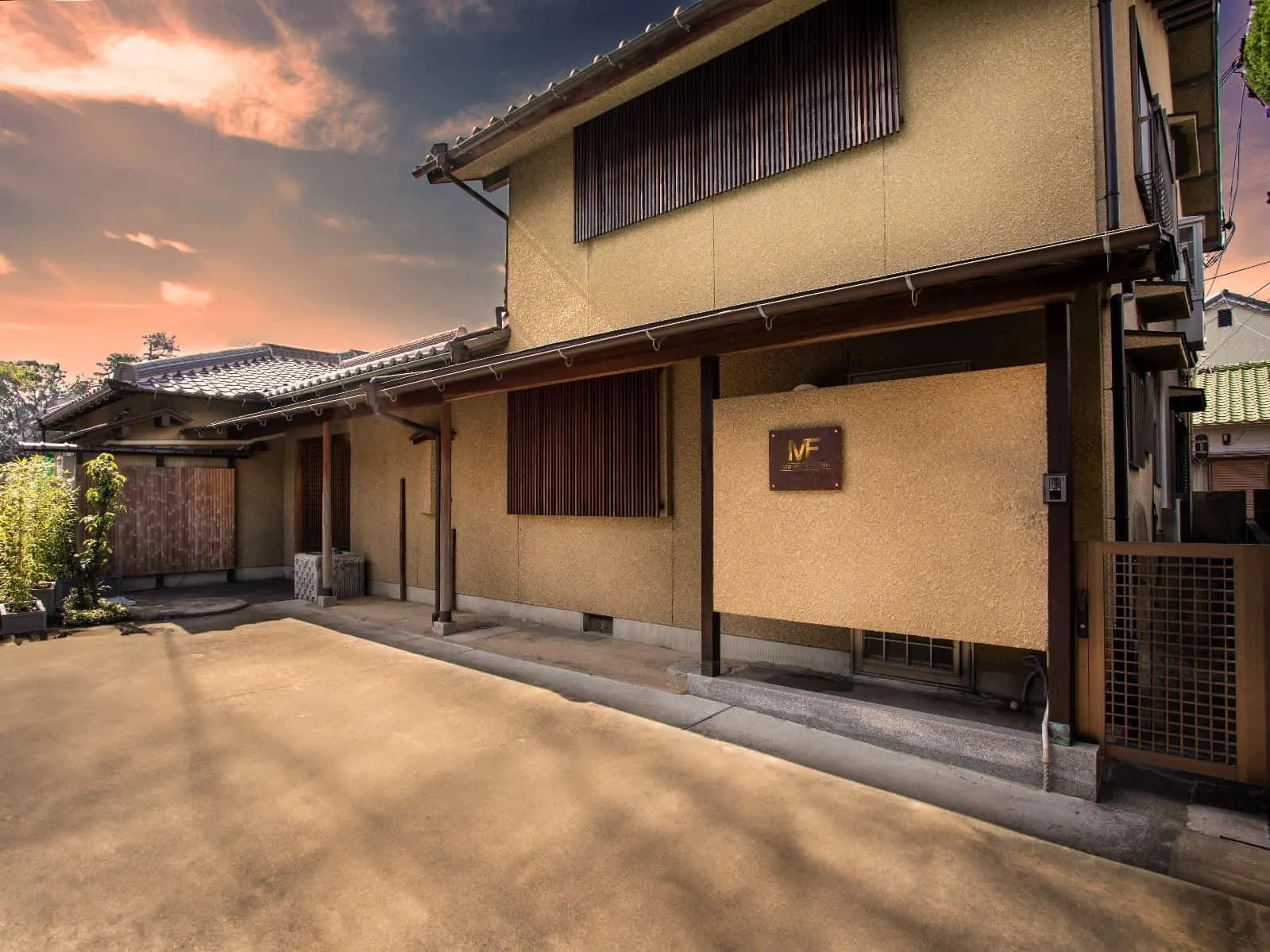 MAZZI FINE ART GALLERT OSAKA