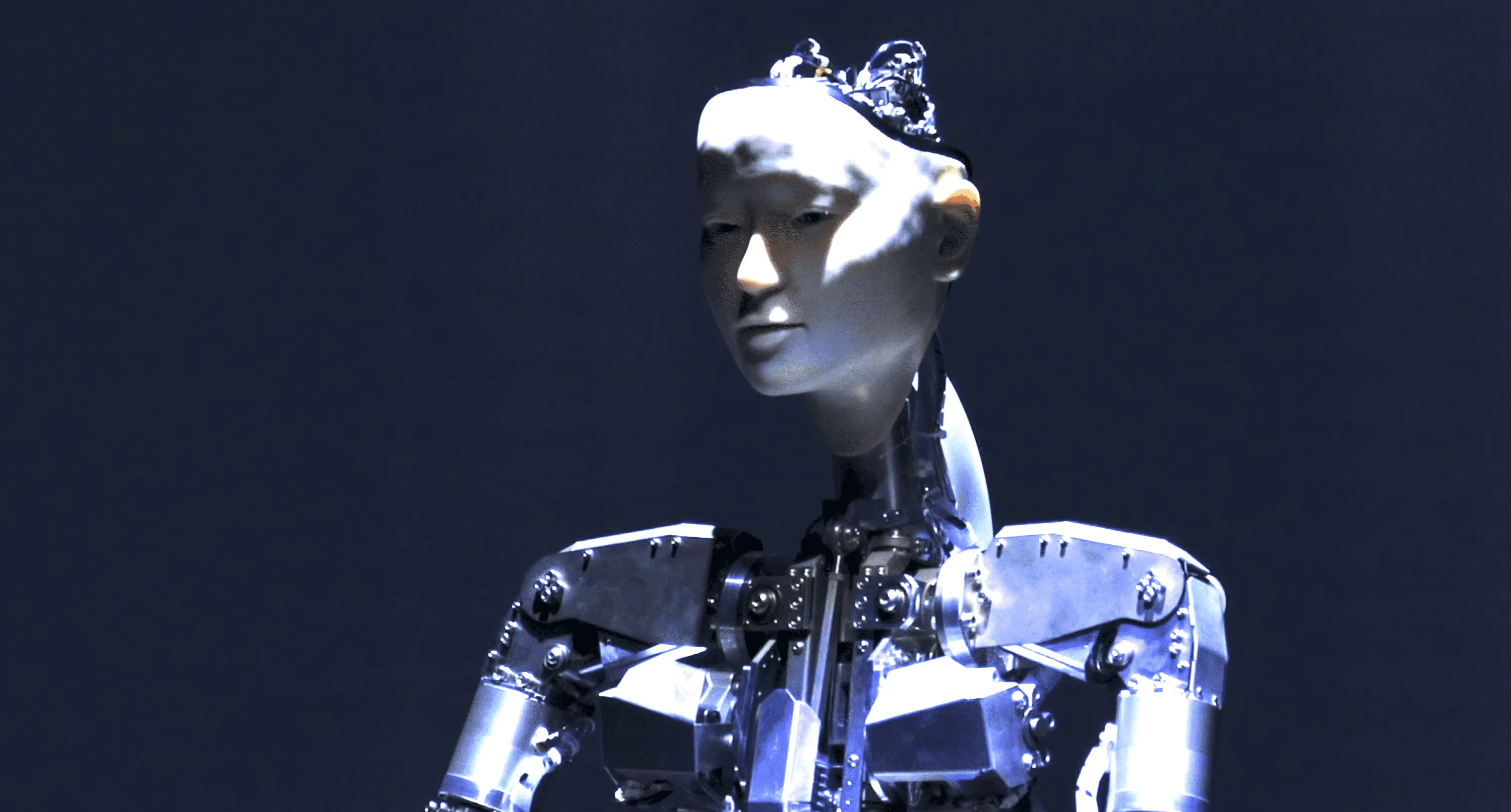 東京大学、大阪大学らと共同開発したヒューマノイドロボットAlter3。