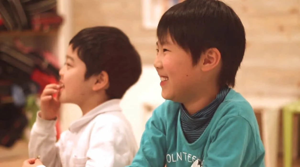 学童保育、共働き家庭の子どもたちが小学校終了後に利用する施設。近年利用者が右肩上がり。

★学童保育利用者数：約152万人（2024年5月時点）★

※厚生労働省_令和６年（2024年） 放課後児童健全育成事業（放課後児童クラブ）の実施状況（令和６年（2024年）５月１日現在）より