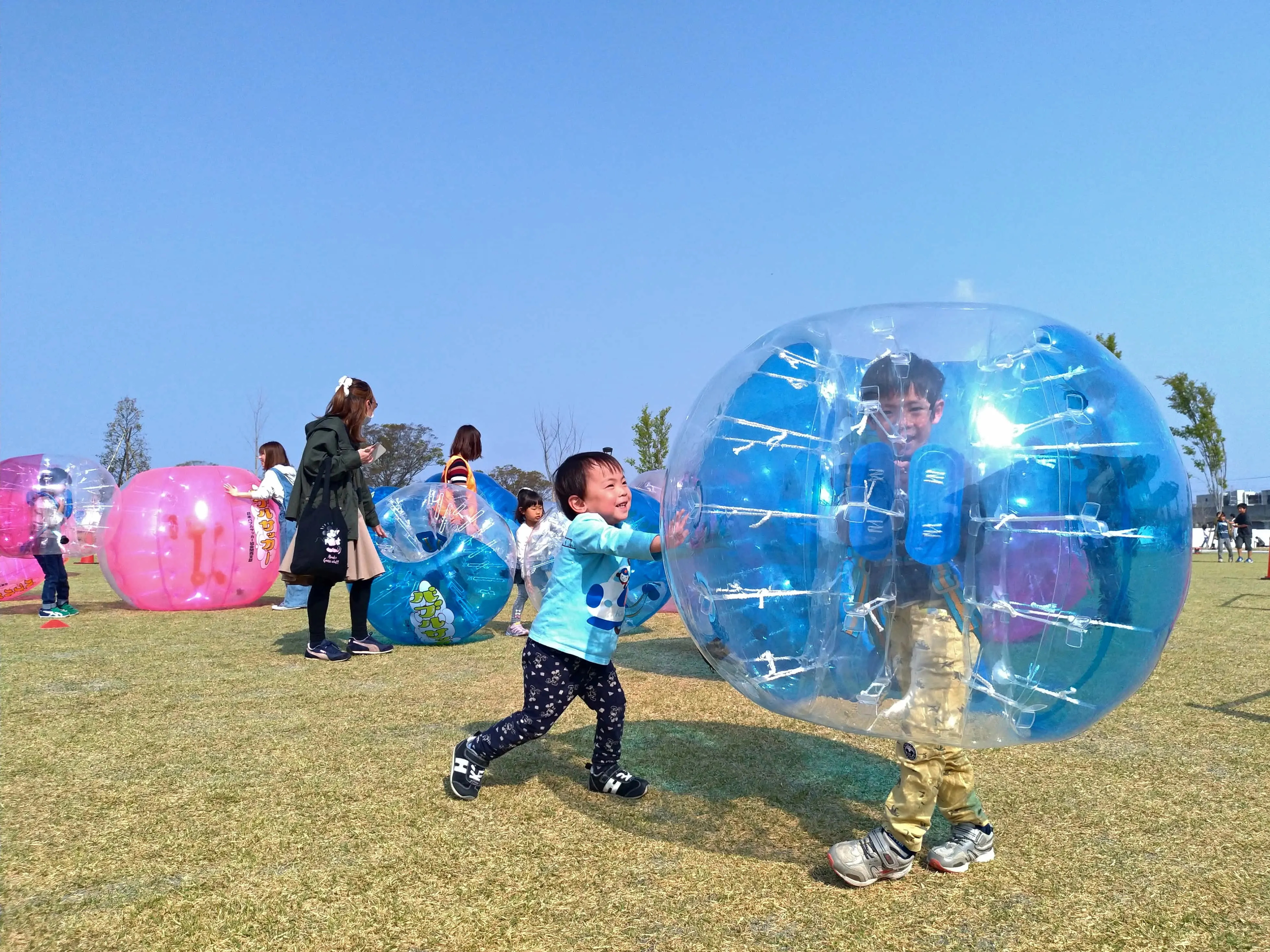幼児から大人まで楽しめる遊具多数