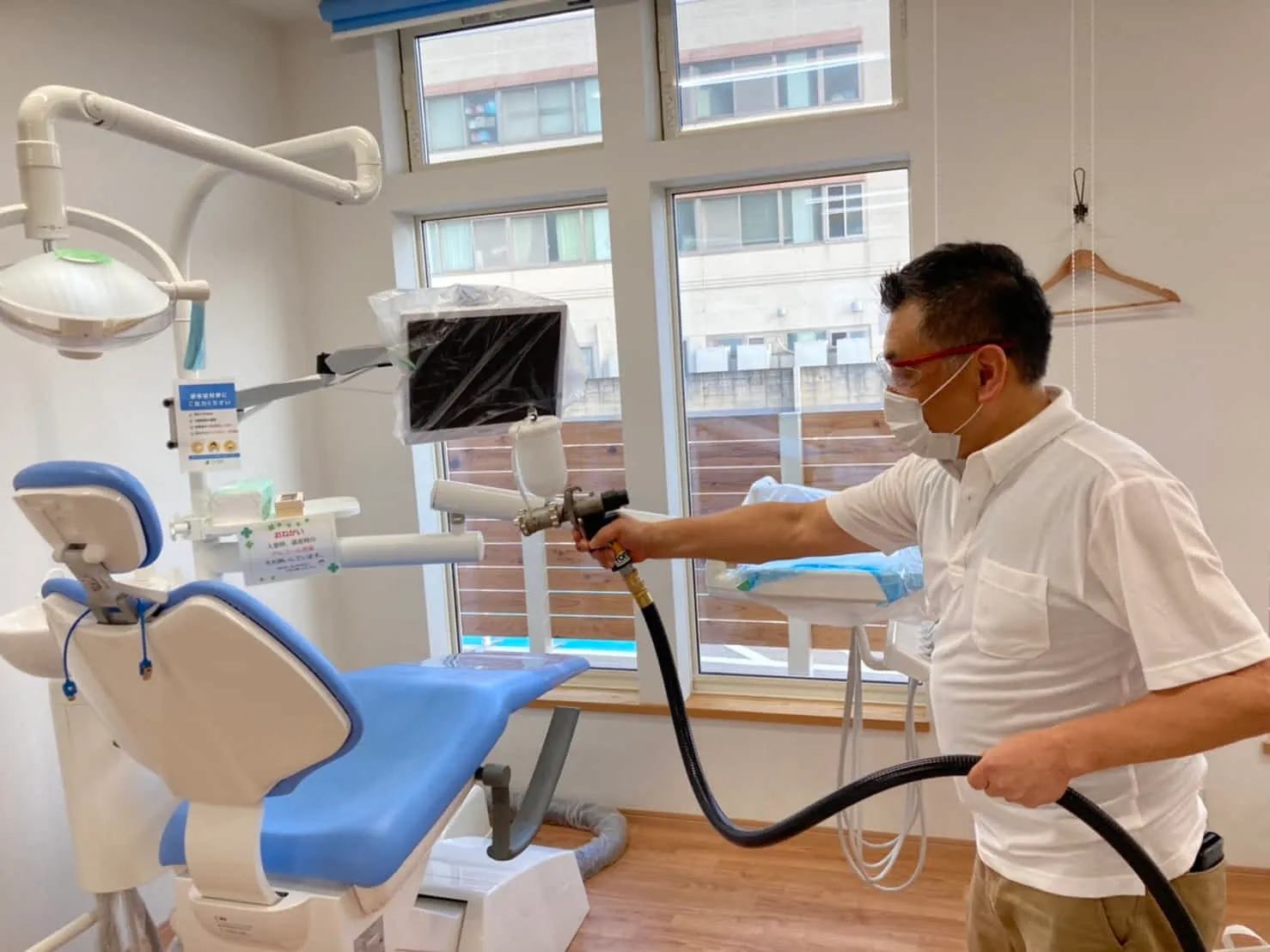 光触媒コーティング加工・施工も承ります。 施工実績：国内だけでも全国3,000カ所以上（弊社施工代理店による施工を含む）。