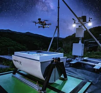 そら飛ぶロボットで、「やりたい」を「できる」に

自動充電ドローン導入から、現場の操縦業務まで
あらゆるドローン関連業務をサポートします