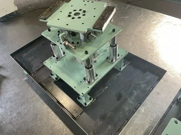 搬送装置内に入るターンテーブル