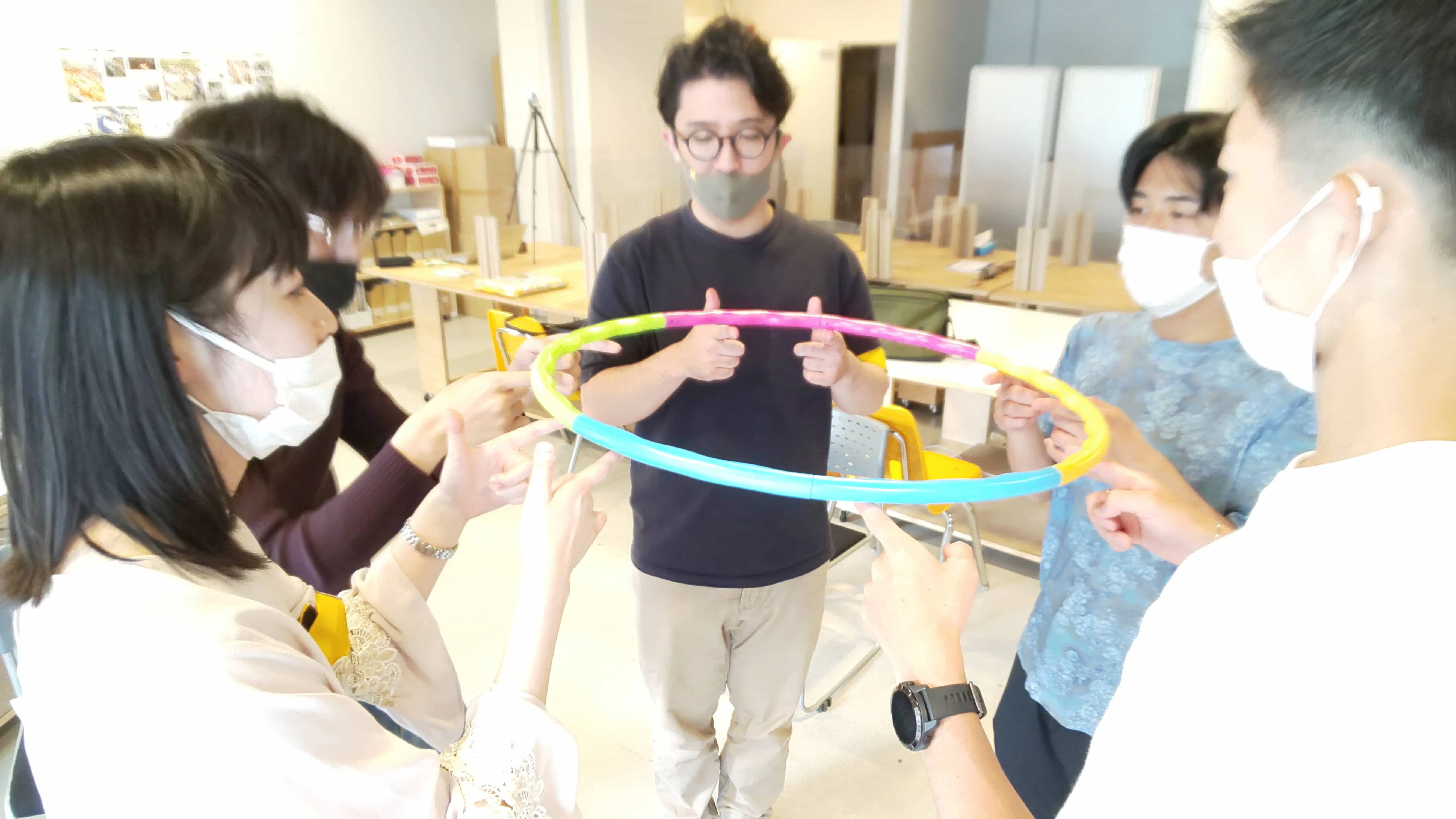 ゲームライクなカリキュラムで、対話やコミュニケーションを促進！