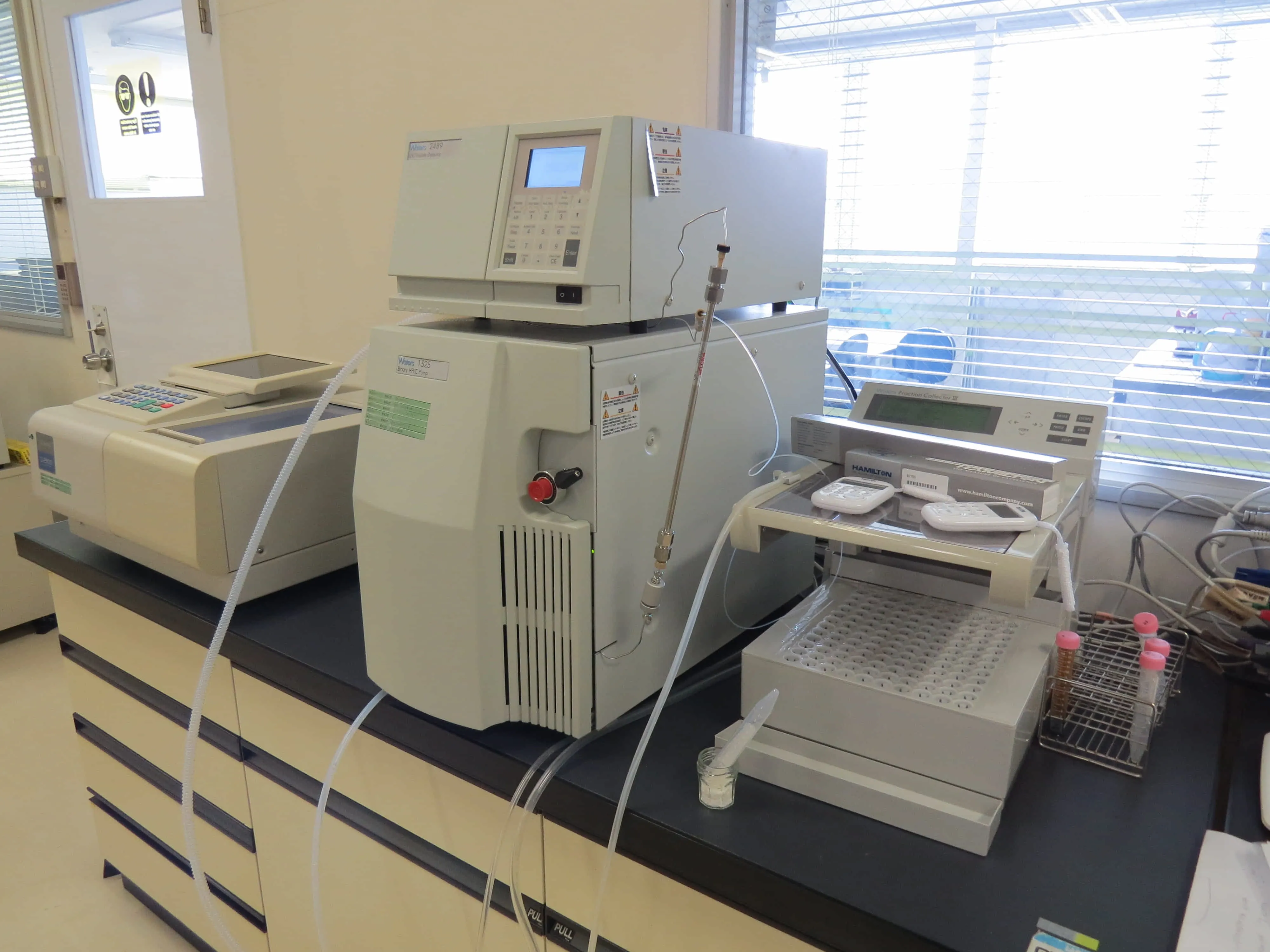 生化学研究室（HPLC)