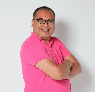 代表取締役｜鷹木　創  2002年以来、編集記者や編集長などとしてメディアビジネスに携わる。インプレス、アイティメディアと転職し、2013年にEngadget日本版の編集長に就任。  EngadgetではPV数からの脱却を図り、ハッカソンや3000人規模のイベントを何度も実施。コアな読者の集客に成功し、2016年には1億円超の売上を達成。初の単年度の黒字化も達成した。