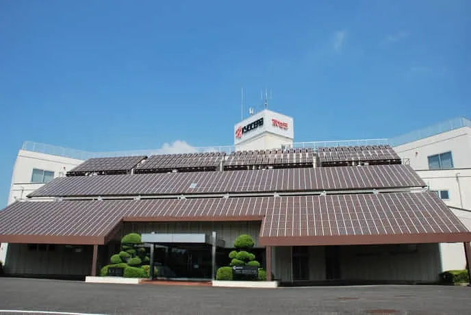 1984年から長期にわたり発電をつづける京セラ佐倉ソーラーエネルギーセンター（千葉県佐倉市/43kW）