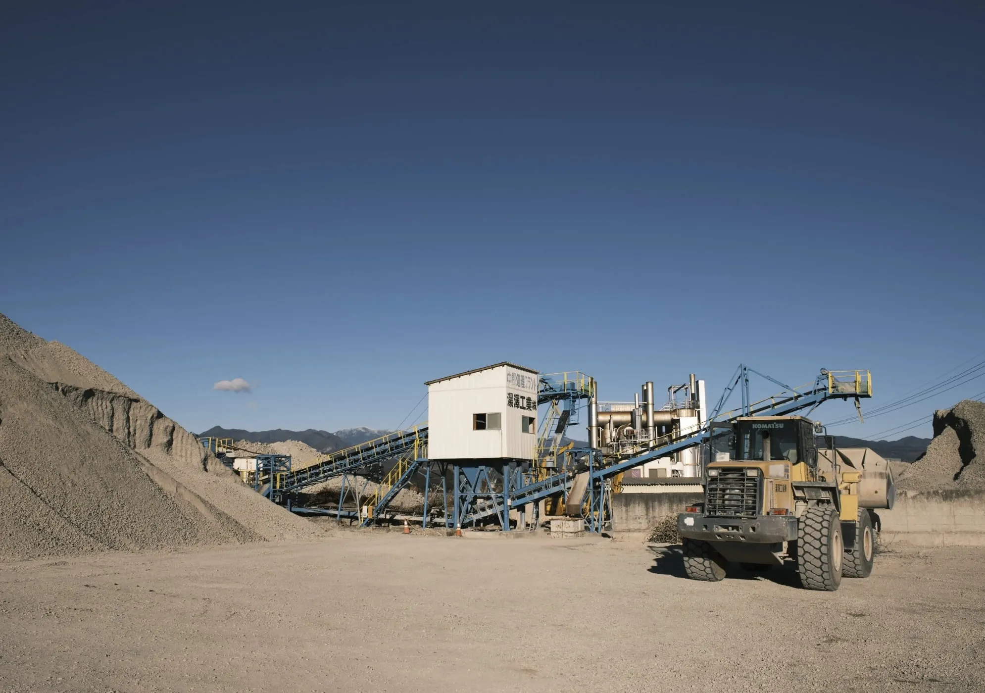 8e4405631b298f8be5b28e27afa8beb4b543f4dd0dcecdef5ada240379bf0a26