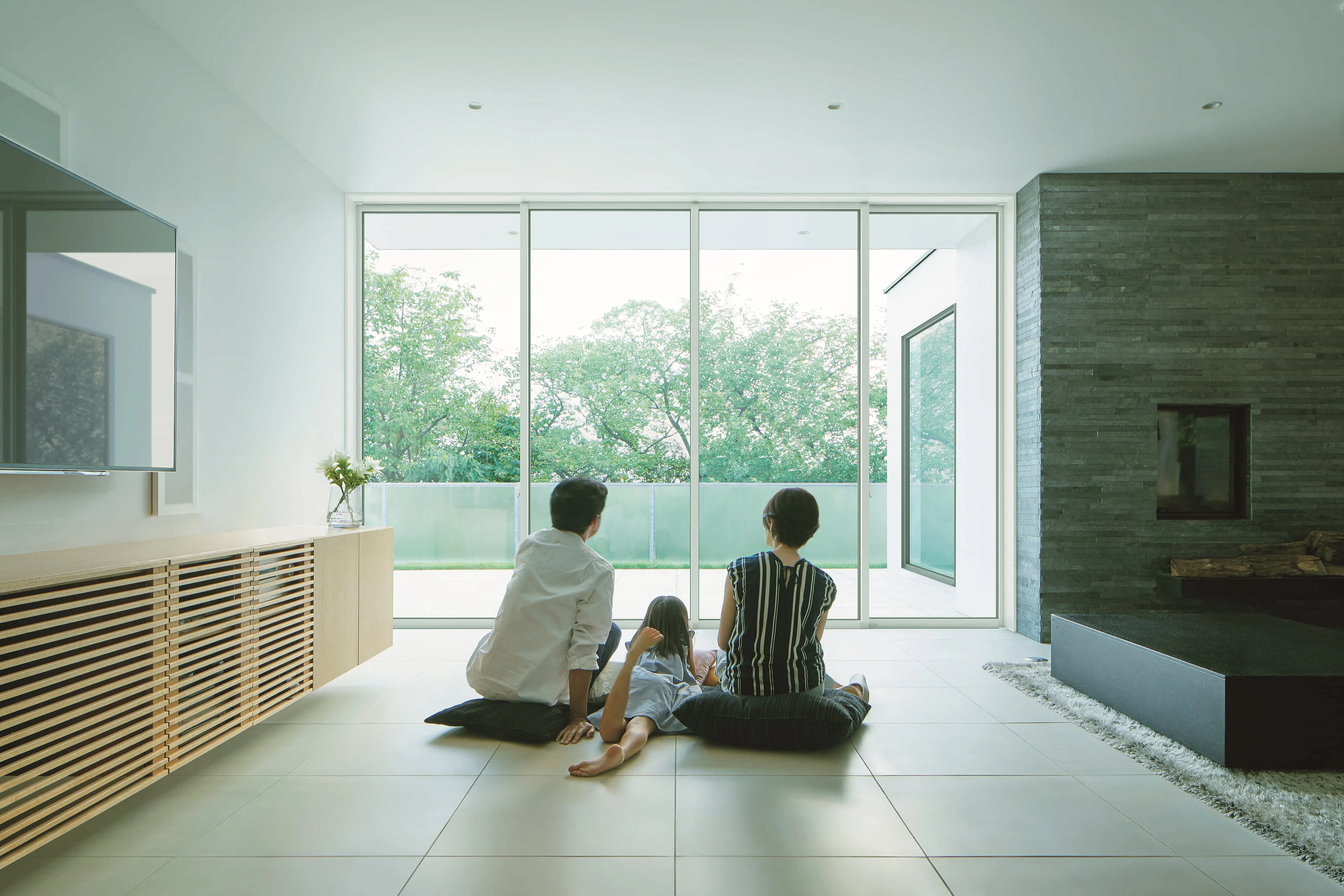 「冬の朝が楽になった」等の感動体験は埋もれがち。価値ある声が循環し、「感動の連鎖」を生み出す仕組みを目指します。