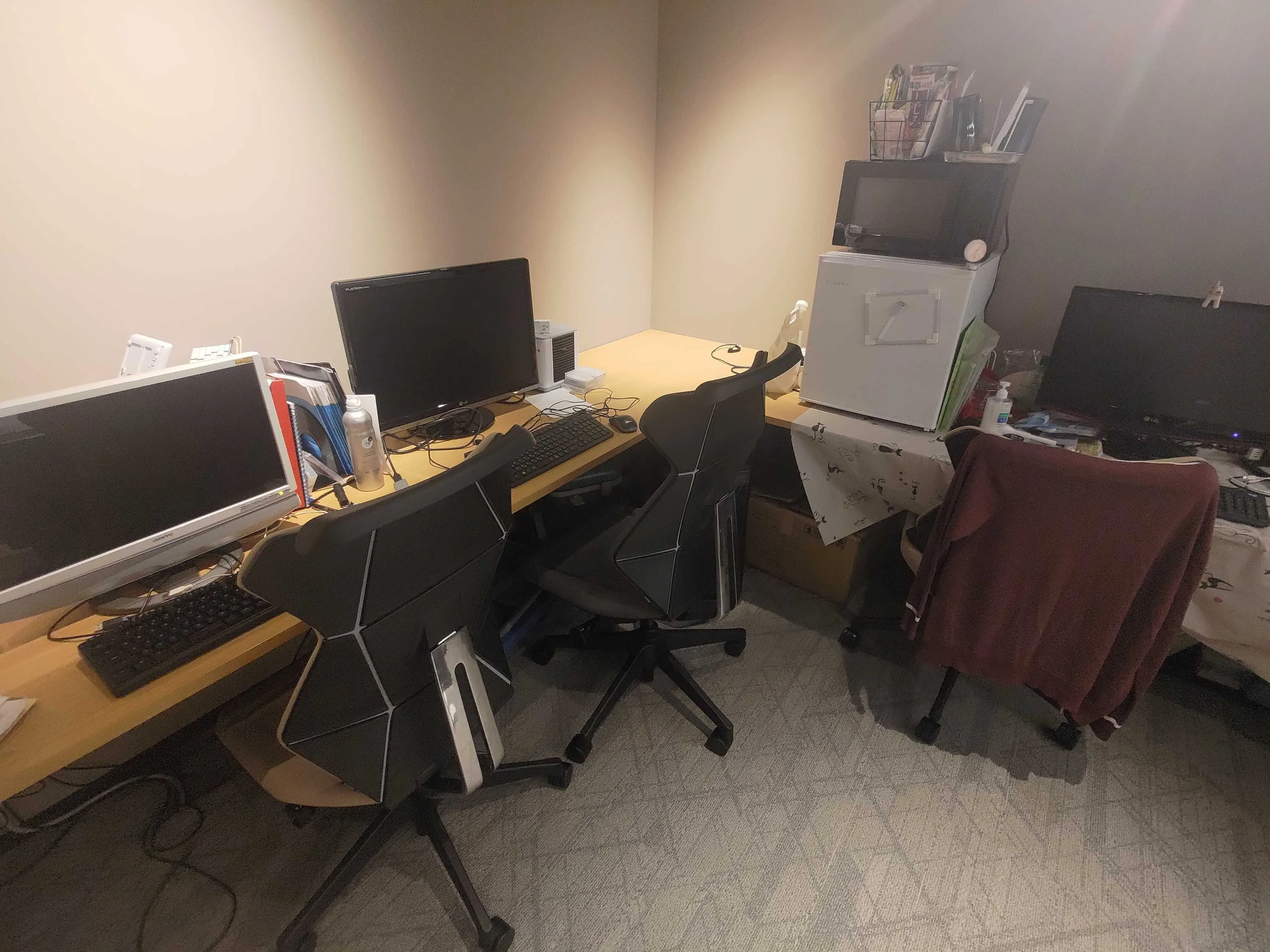 サーバー、PCで手狭になってきました。