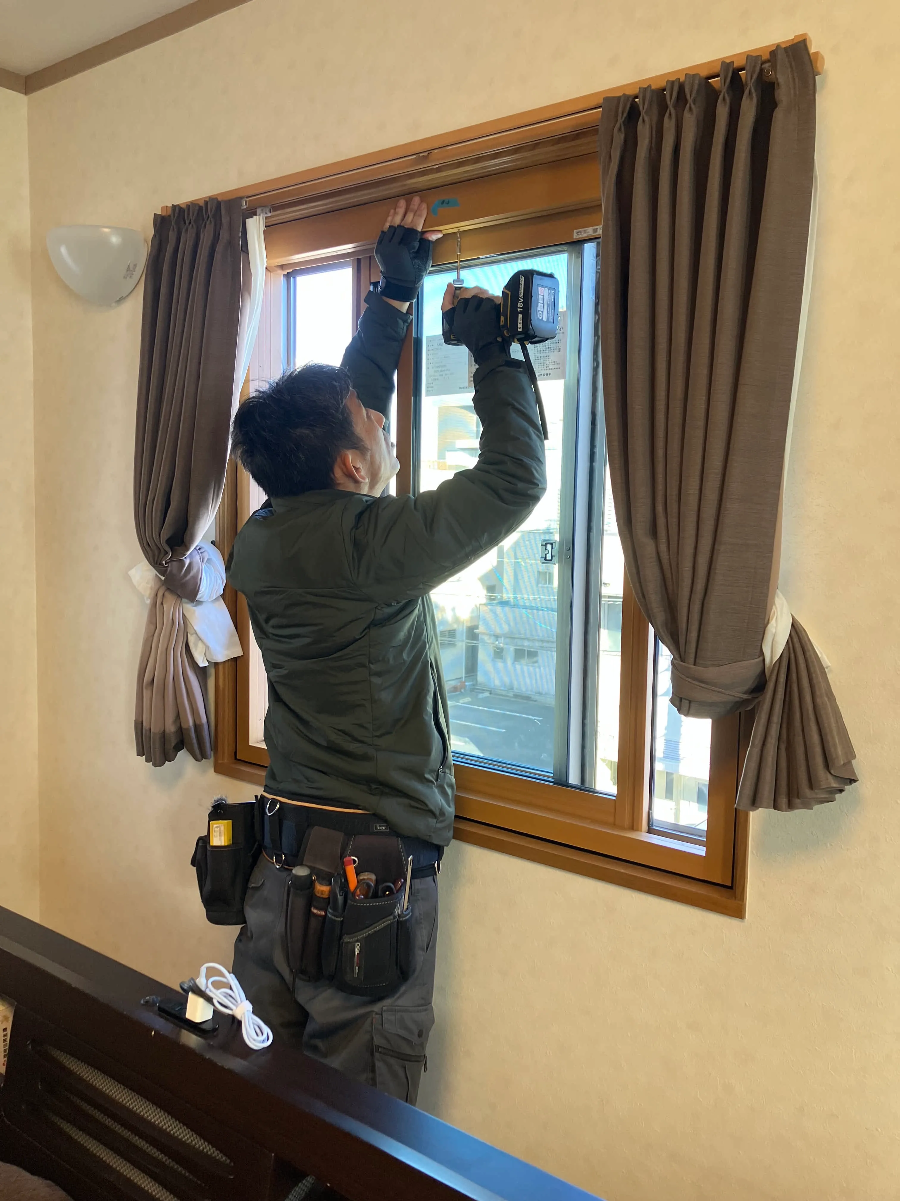 外窓交換カバー工法の現場