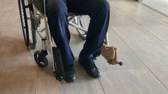 双安定トグル機構のスマートフットレスト