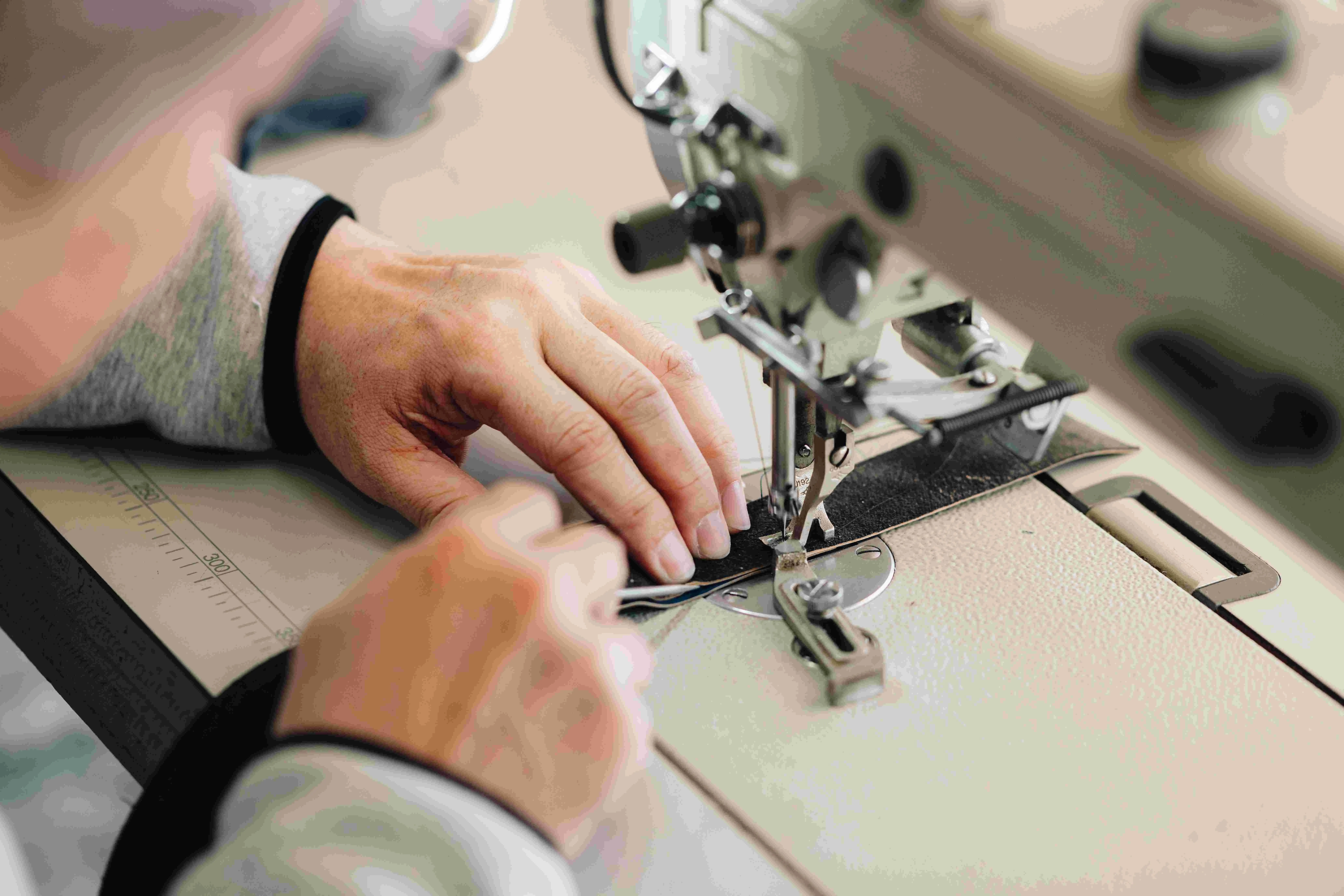 職人によるミシン縫製