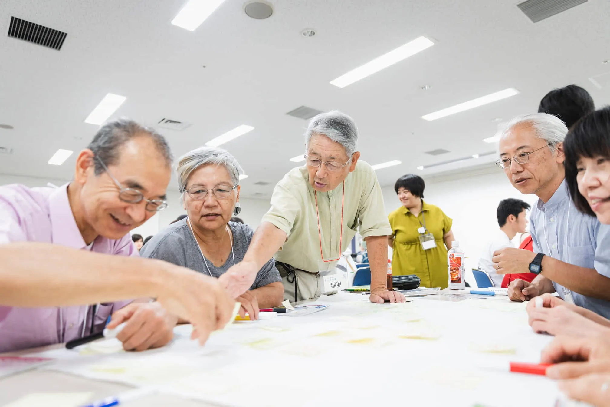毎年「ホンネ会議」というシニアの声を聞く場を開催しています
