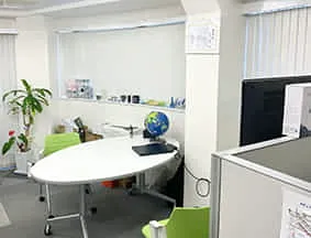 事務所内、ミーティングスペースです。