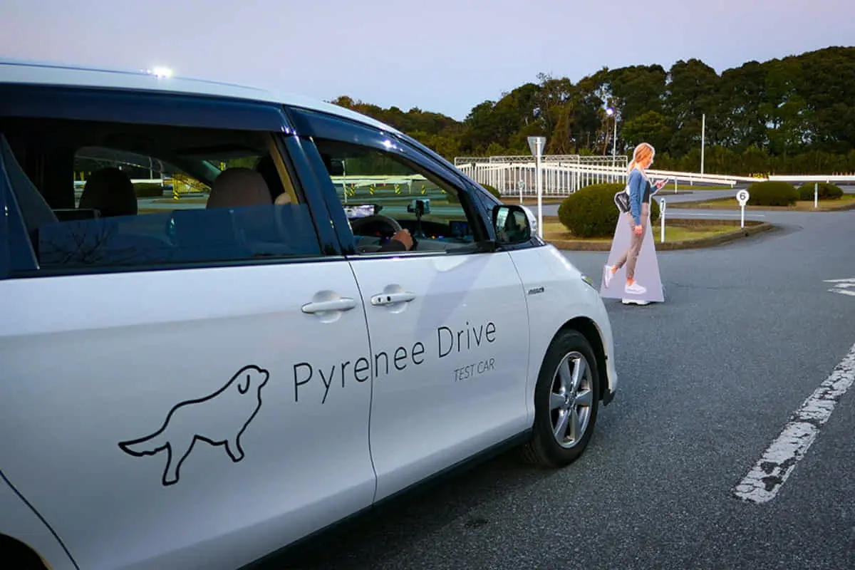 物流大手SBSロジコム×Pyrenee｜ドライバー用AIアシスタントの商品化に向け業務提携