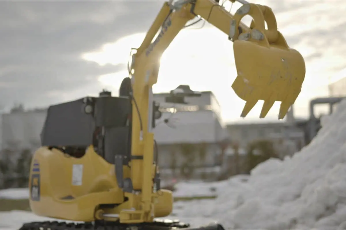 三菱電機×SE4 ｜ 岩手県滝沢市で、遠隔操作による除雪作業の実証実験を実施
