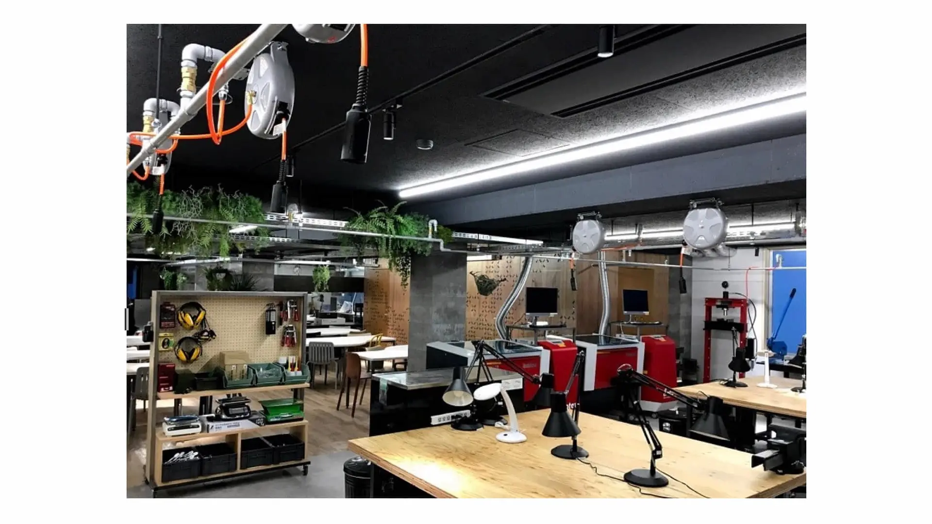 開志専門職大学×DMM.make AKIBA | IoT活用やロボティクス演習を行う施設「KAISHI LAB」が誕生