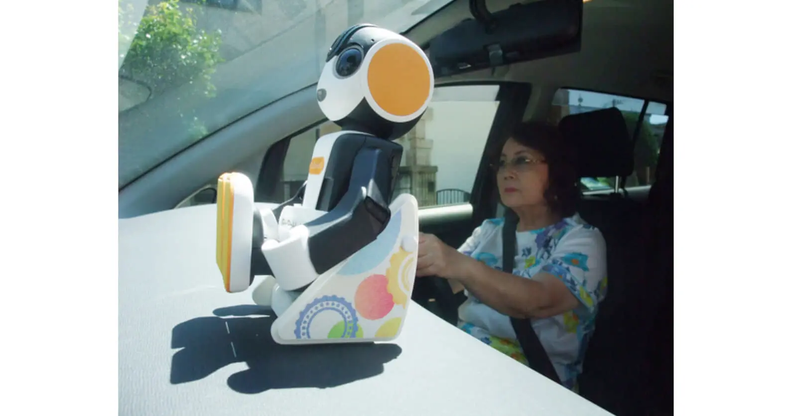 名古屋大学×シャープ×ポットスチル | モバイル型ロボットを活用した、運転行動改善効果を検証する実証実験を実施