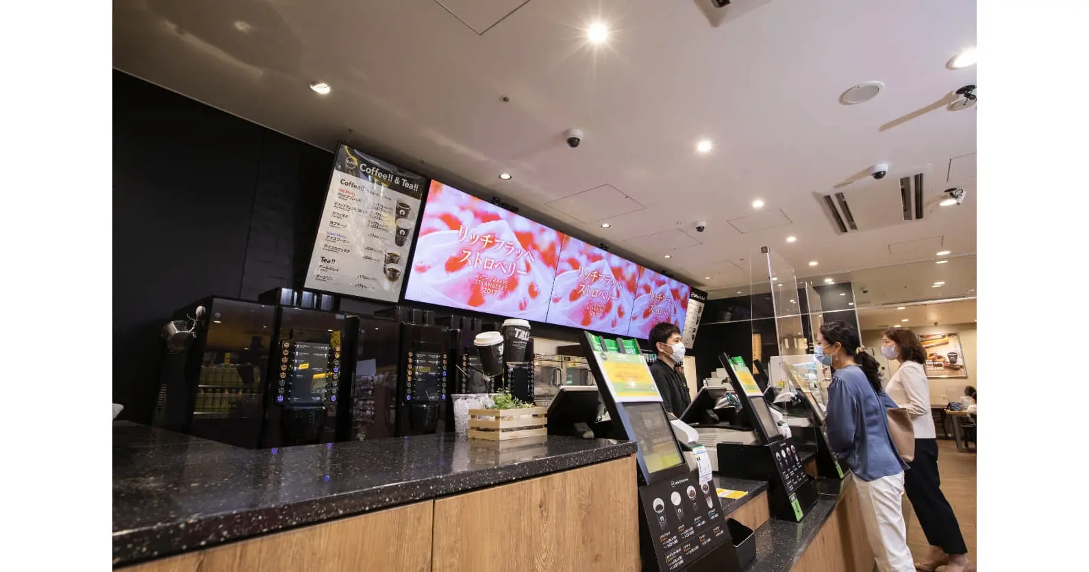 ファミリーマート×伊藤忠商事 ｜ 店頭を活用したメディア事業に関する新会社設立
