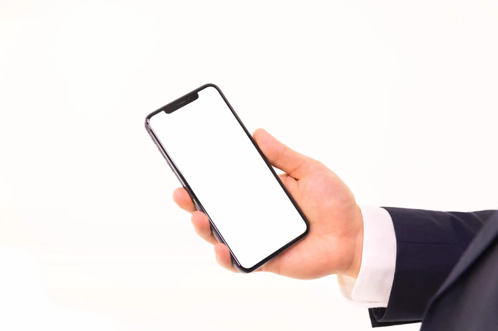 ドコモ、慶應大・東大と、スマホの使い方で集中力を推定する技術を開発
