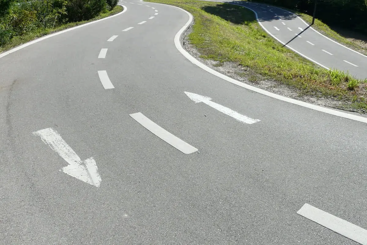 NTTグループ｜静岡県焼津市で「AIを用いた道路路面診断ソリューション」に関する実証実験を開始