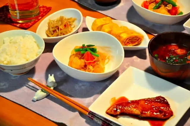 No.45／100【第3,659号】《　車中料亭　〜　食材を使って生産者を守る　〜》