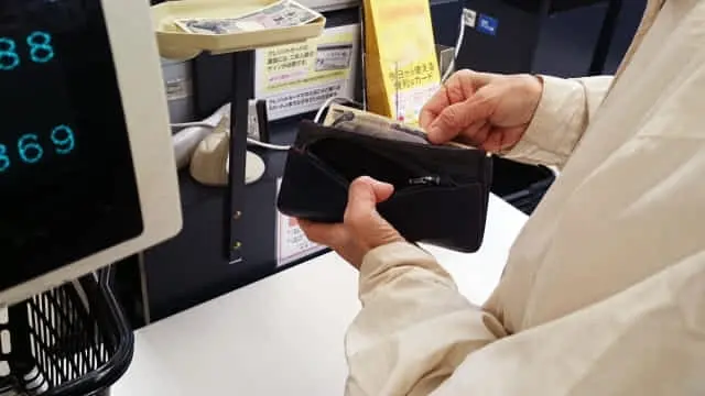 No.68／100【第3,682号】  《　チョコっとバック１０円　〜　タダが有料になったと思うから腹が立つ！？　〜》