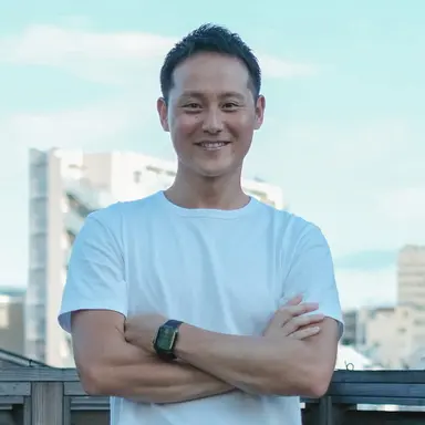 山本哲史