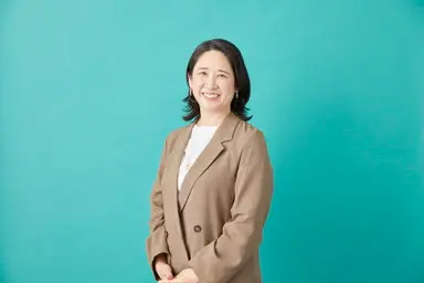 服部 絹世