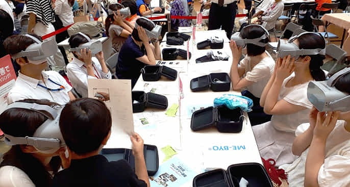朝日新聞認知症VR体験会はいつも大人気です！＝2019年9月8日、小田原市にて
