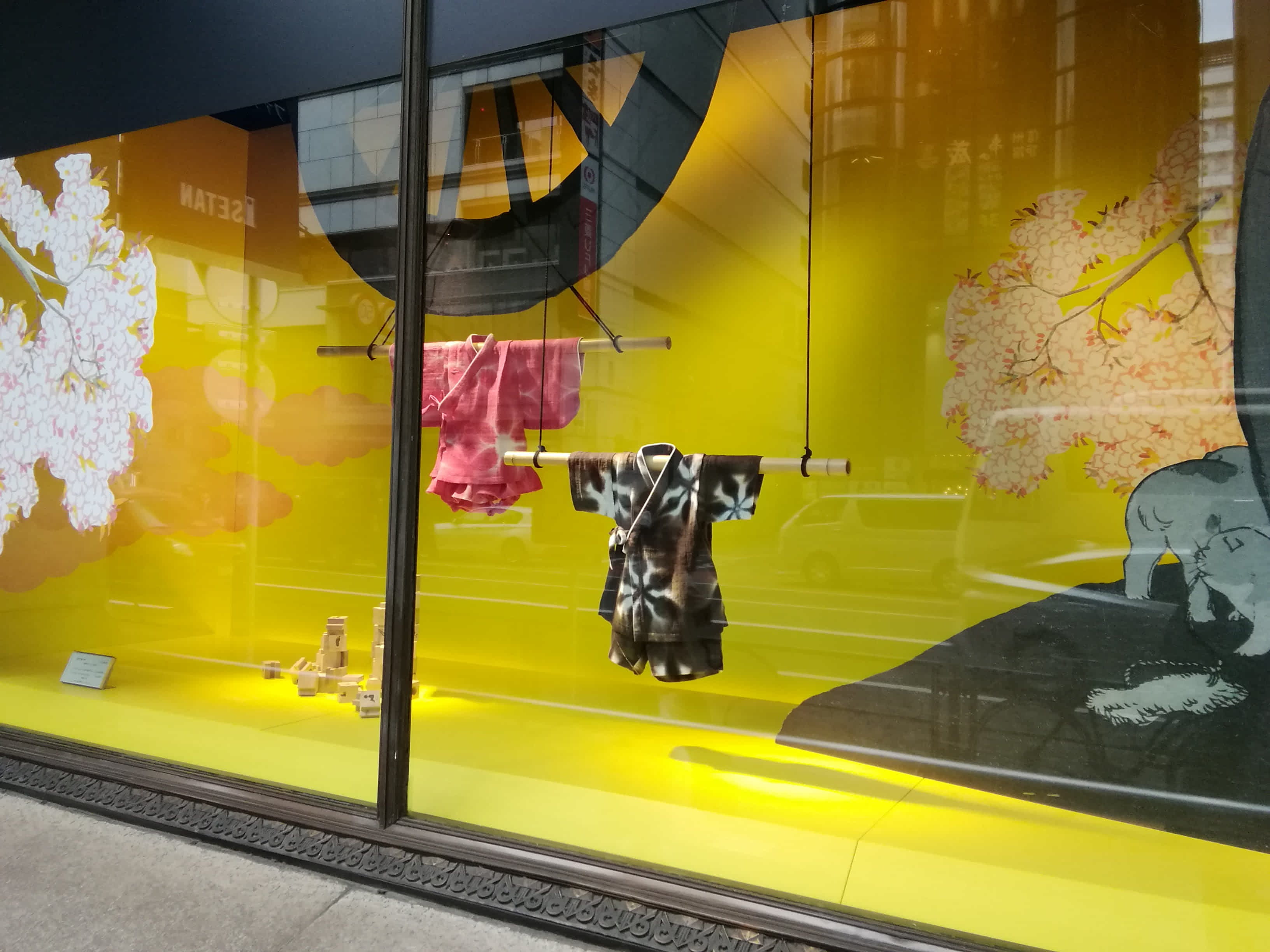 2018年4月・伊勢丹新宿店ショーウィンドウ(有松絞り甚平)