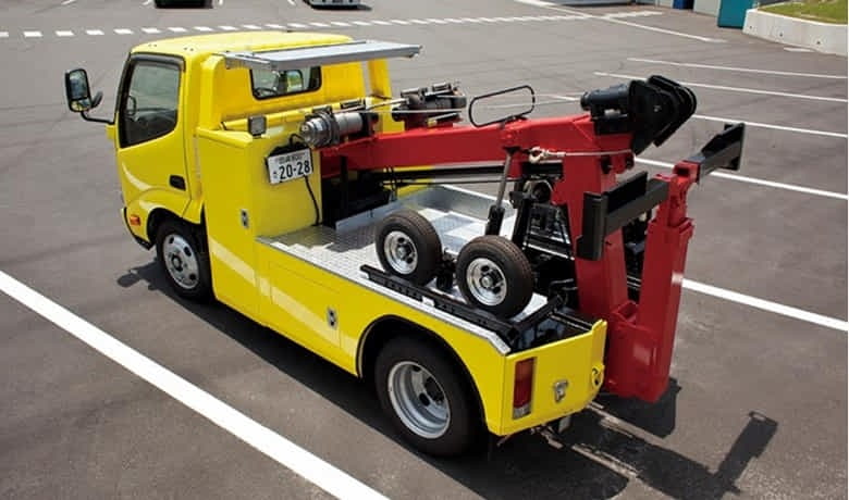 共創開発製品「Massa」　日本初の純国産レッカー車。日本の交通事情にマッチした小型レッカー車の開発/製造/販売を実施。