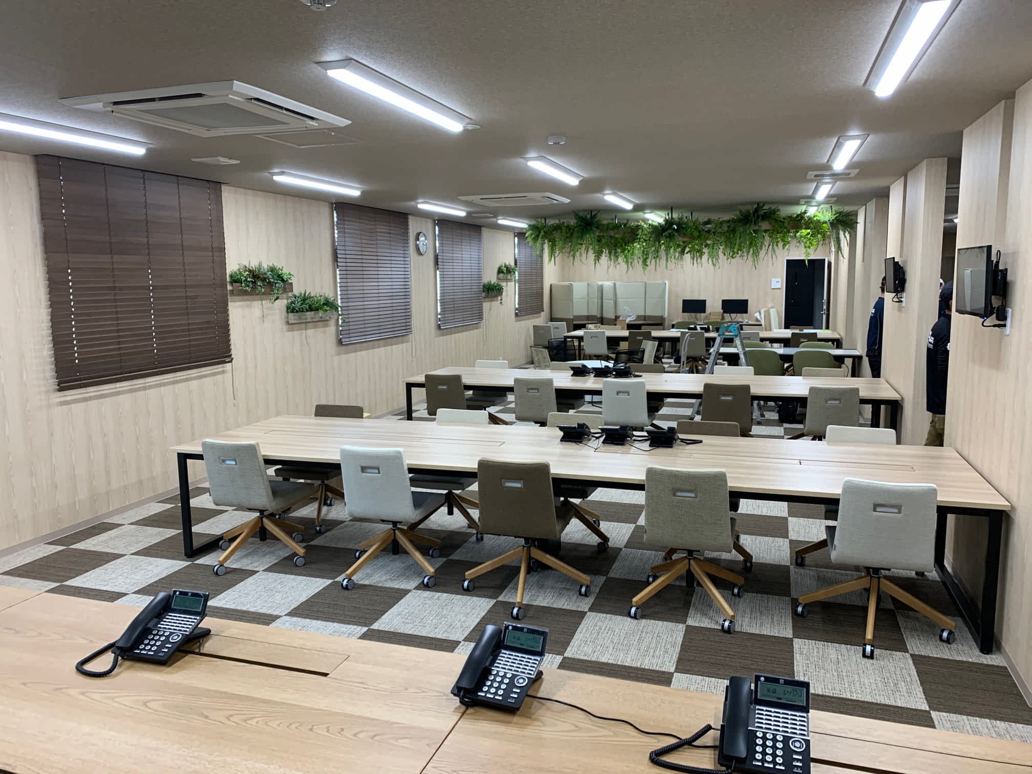 ワンフロアで仕事をしています。