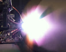 場合によっては大気圧でプラズマを利用します