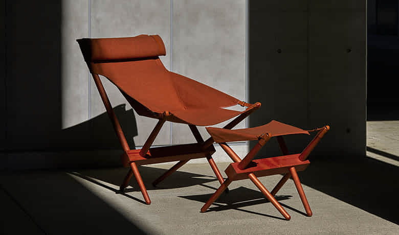 パーツを分解し、持ち運びできるパーソナルチェア/チーム木工/2024