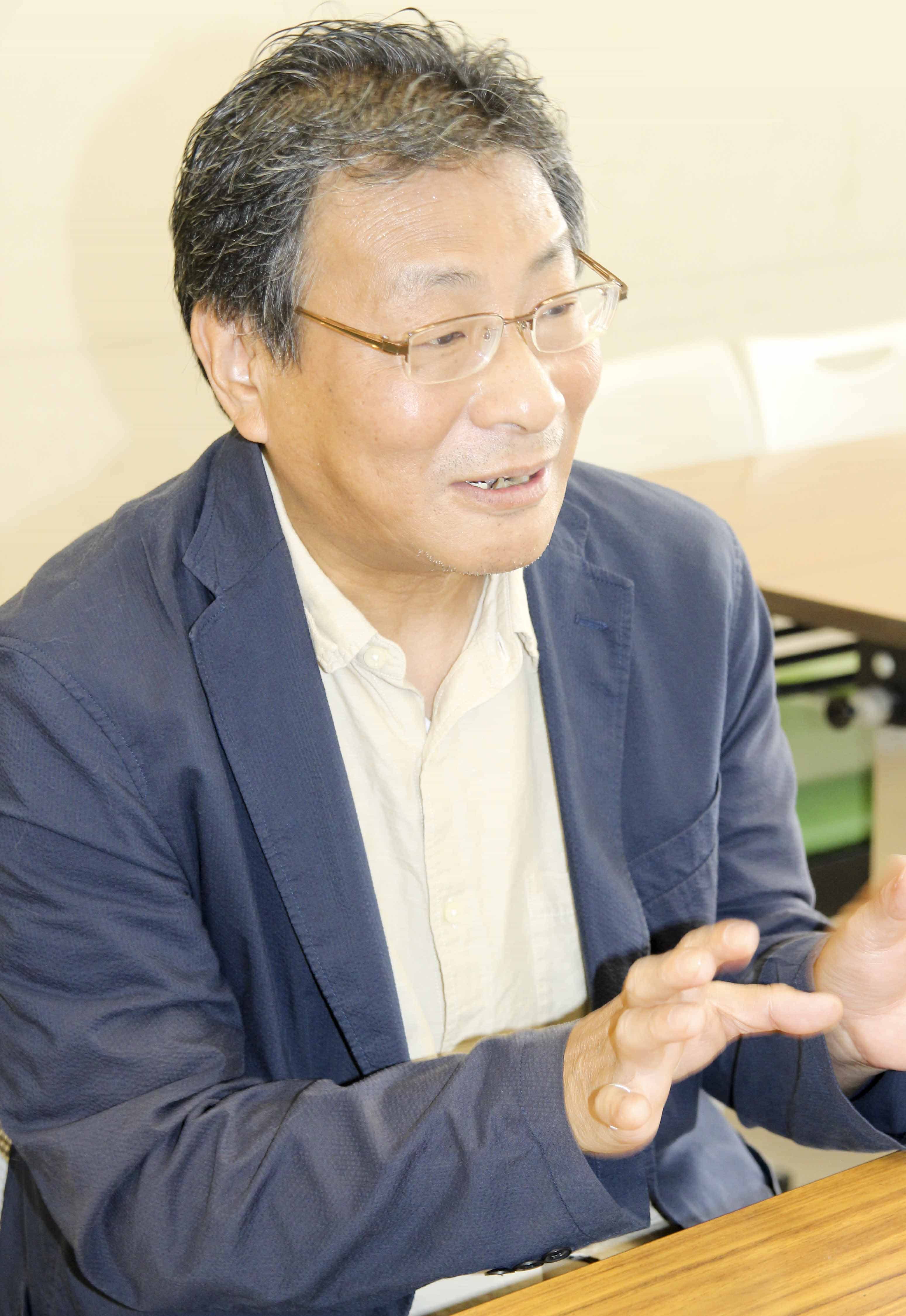 片山　善博
